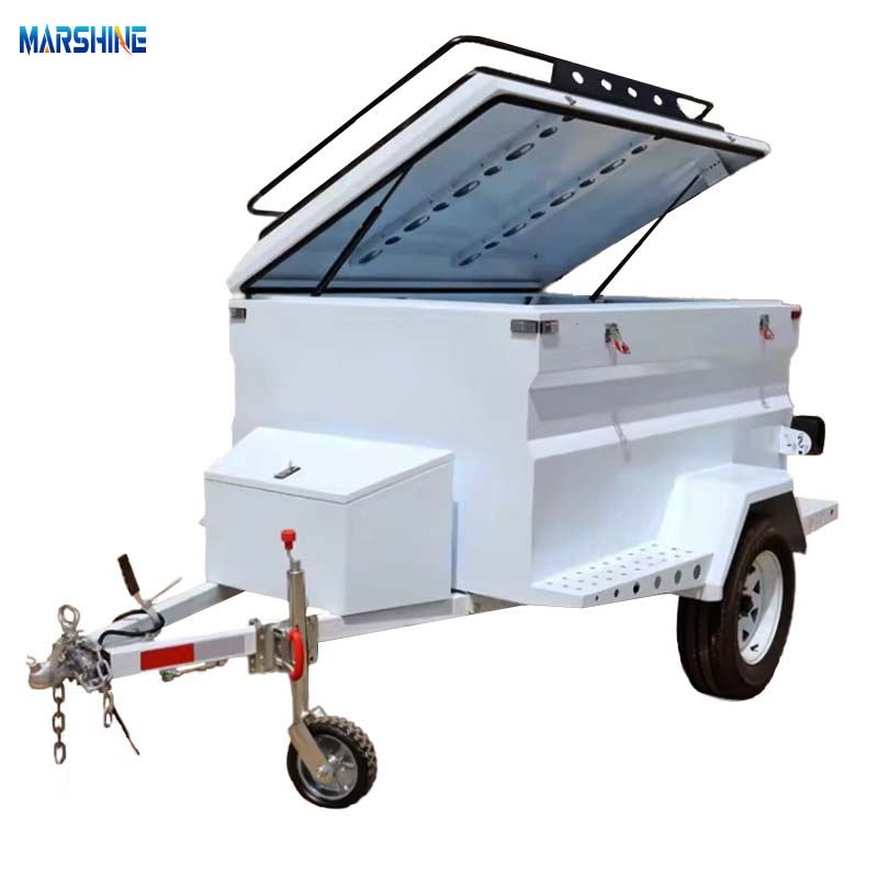 Geschlossener Geländeanhänger zum Verkauf